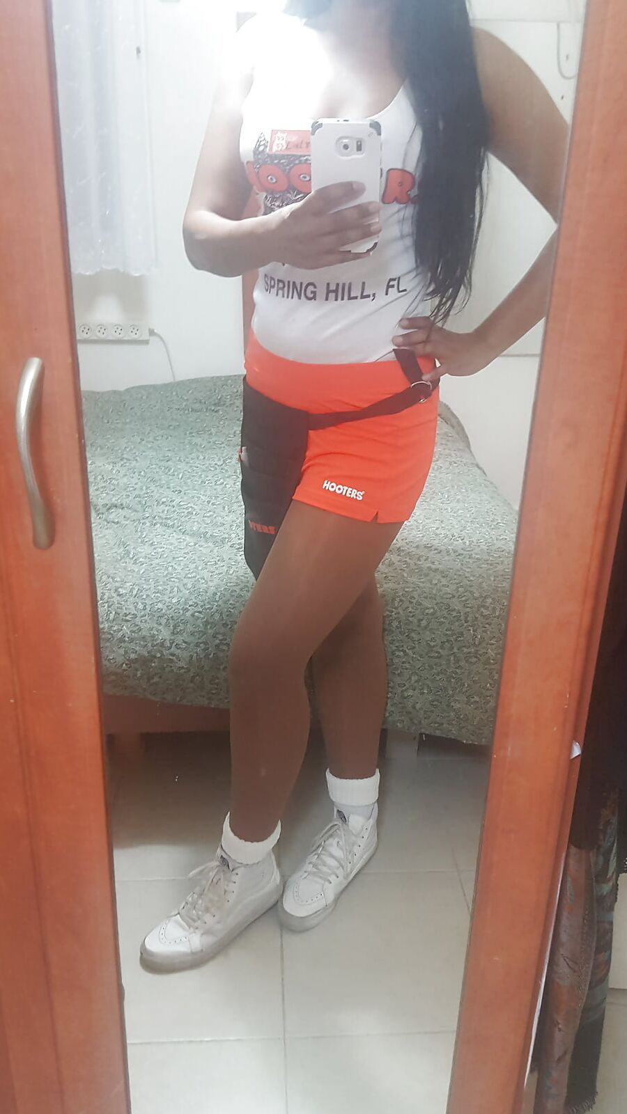 Hooters Girl
