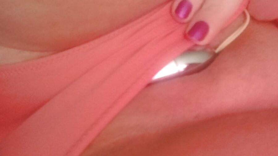 Having a lovely chat with a friend..... milf bored housewife
