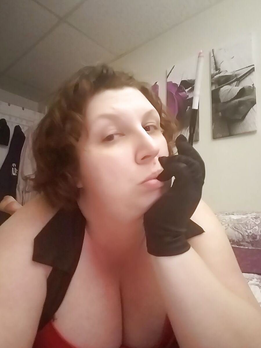 50's Glam Pinup Style Smoking Cigarette Holder Milf Wife