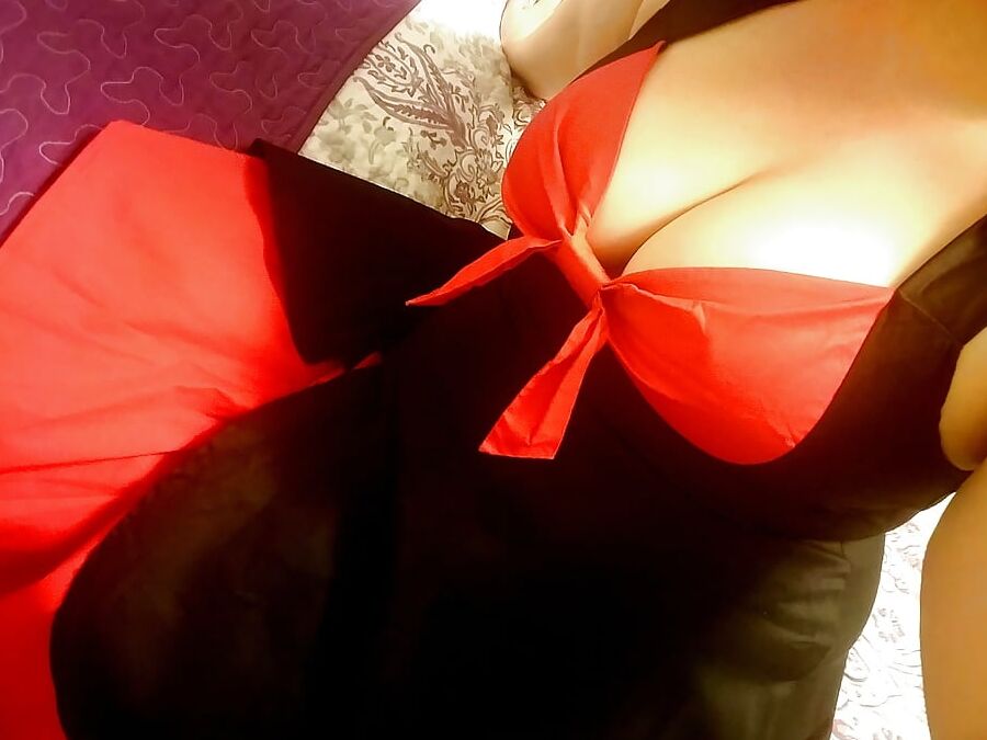 50's Glam Pinup Style Smoking Cigarette Holder Milf Wife