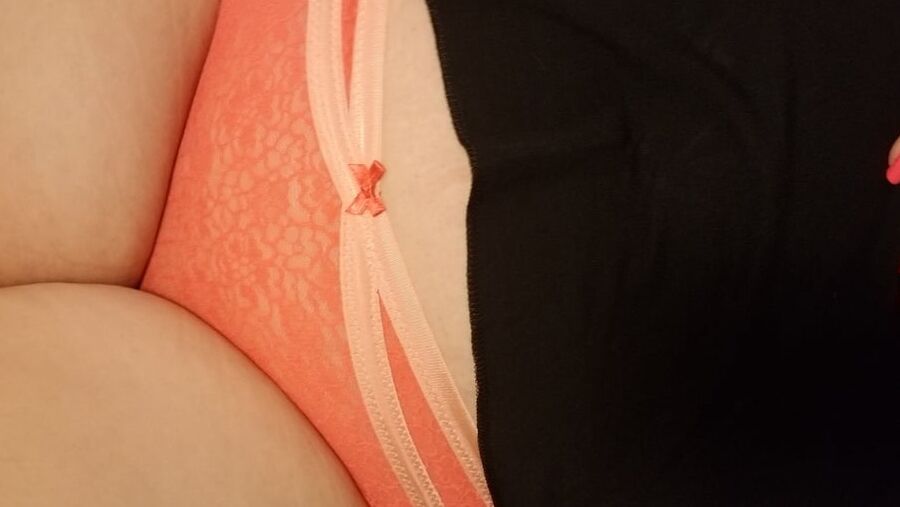 Weekly roundup.... bored housewife milf