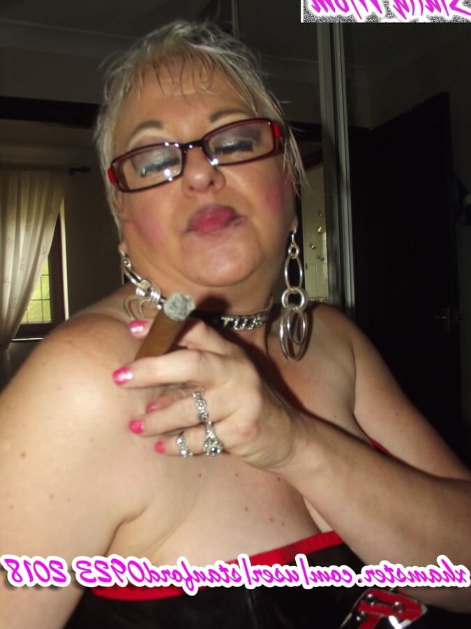 SLUTTY MOM