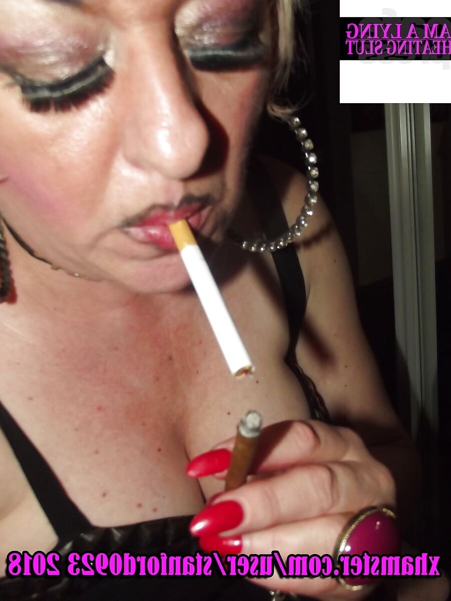 SLUT GIVES HUBBY BLOWJOB
