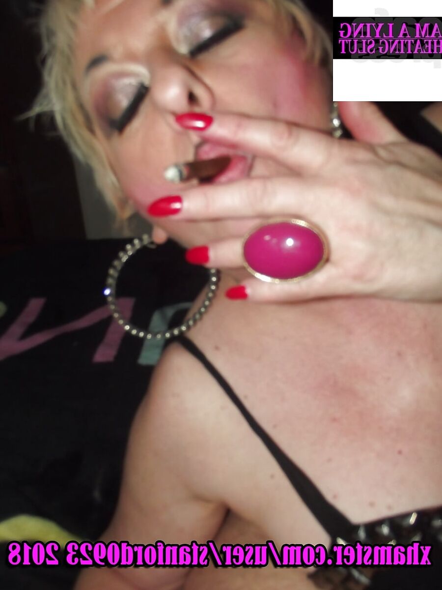 SLUT GIVES HUBBY BLOWJOB