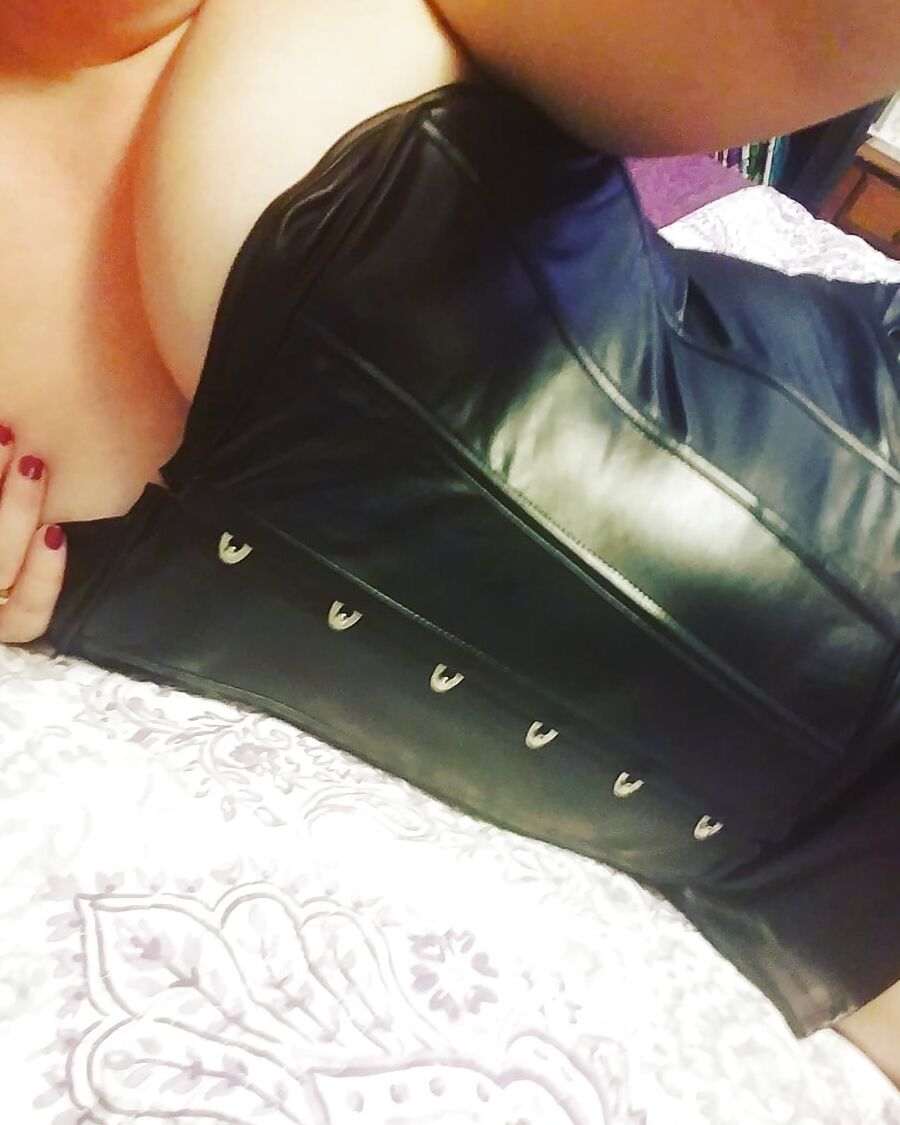Corsets and other fun of a busty little housewife...