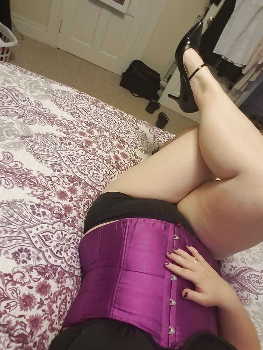 Corsets and other fun of a busty little housewife...