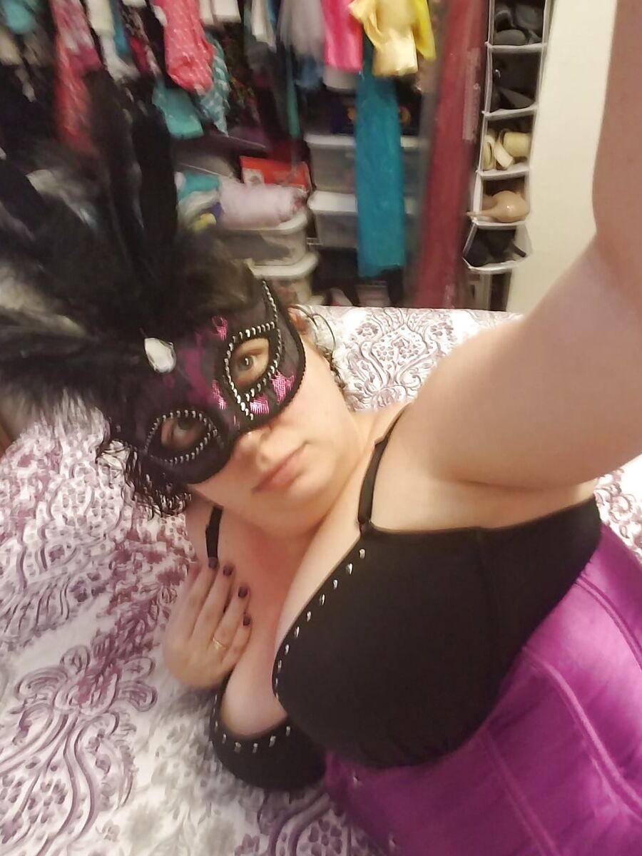 Corsets and other fun of a busty little housewife...