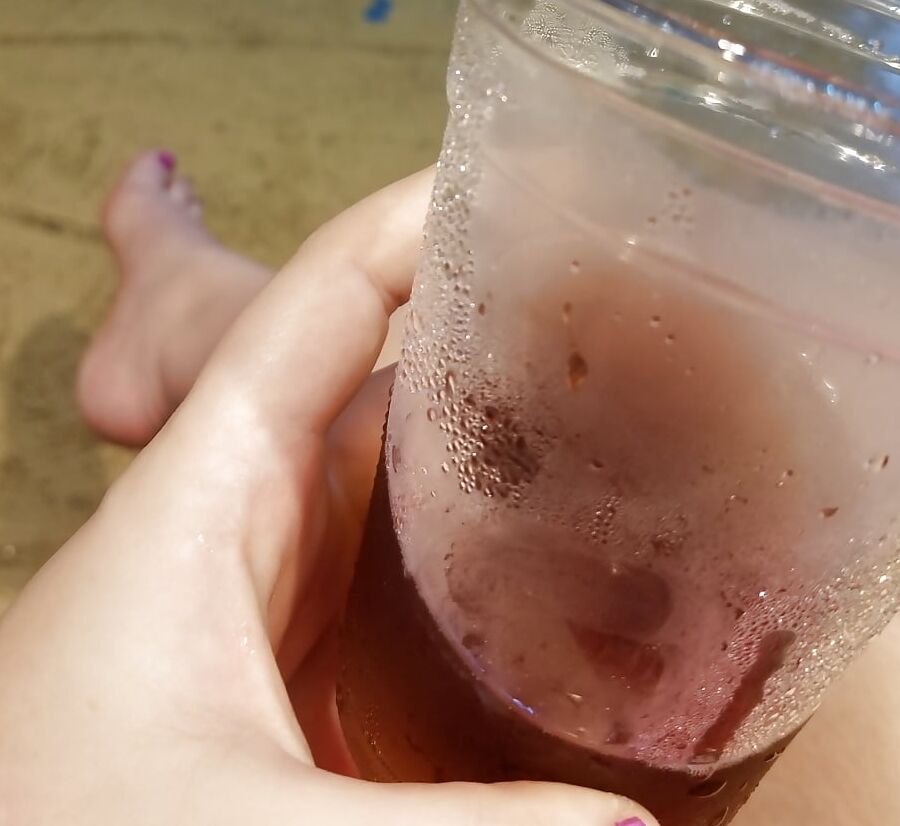 Mini vacations poolside pic