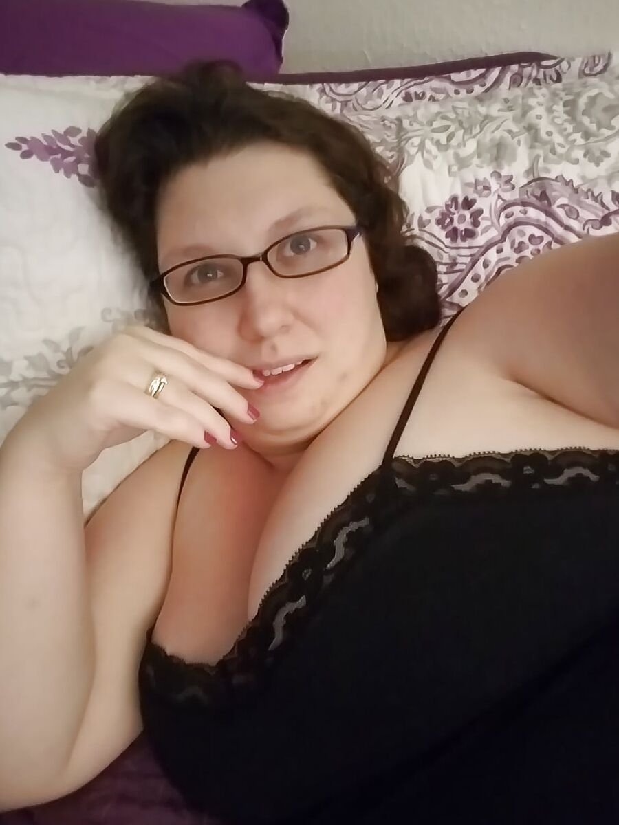 Wife with Feeldoe Strapon In lace Panties