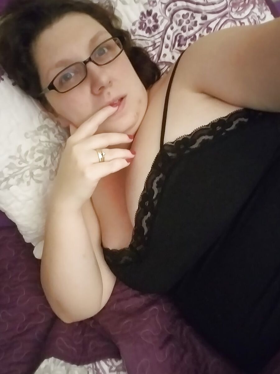 Wife with Feeldoe Strapon In lace Panties