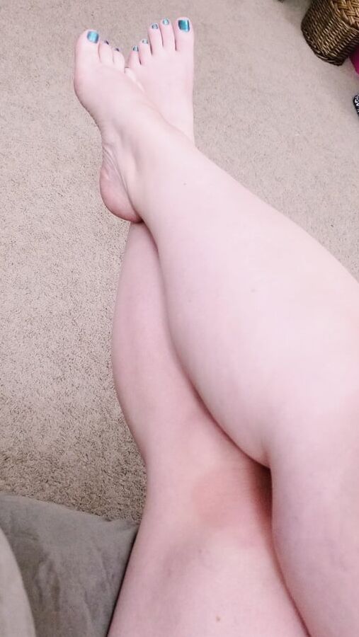 Feet, Legs, Heels & Boots of the Sweet Sexy Housewife