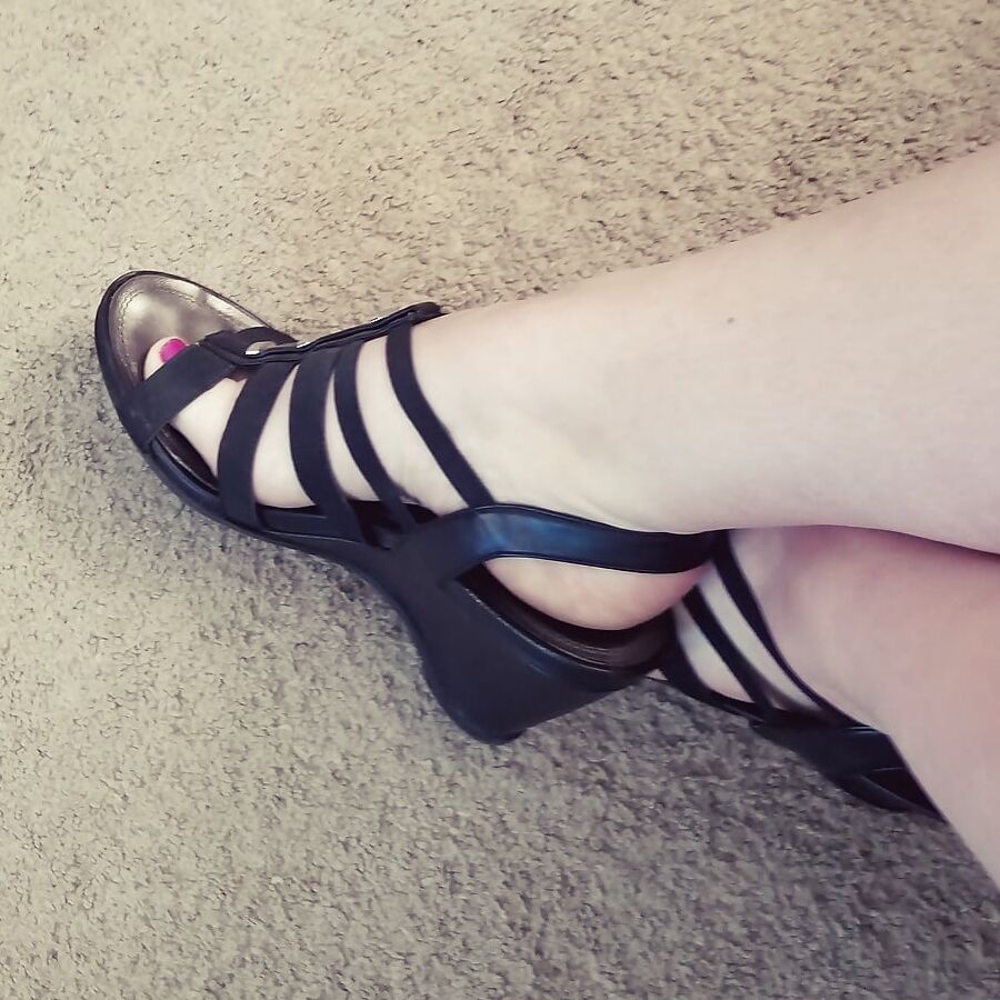 Feet, Legs, Heels & Boots of the Sweet Sexy Housewife
