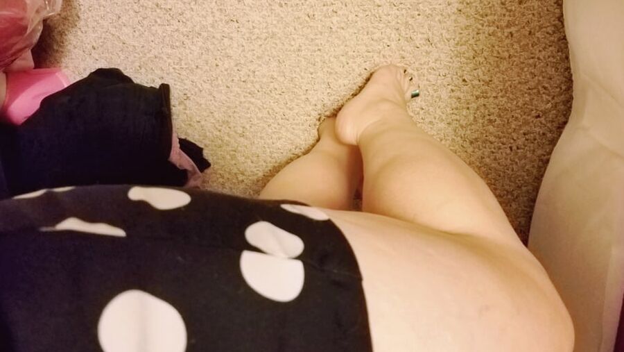 Feet, Legs, Heels & Boots of the Sweet Sexy Housewife