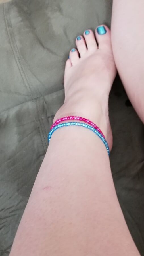Feet, Legs, Heels & Boots of the Sweet Sexy Housewife