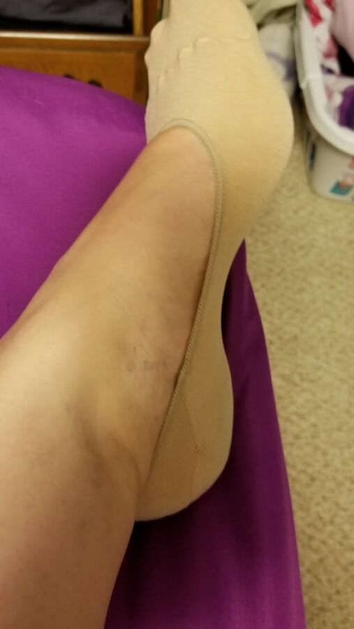 Feet, Legs, Heels & Boots of the Sweet Sexy Housewife