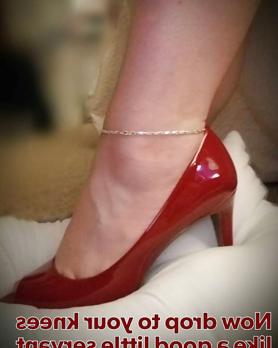 Feet, Legs, Heels & Boots of the Sweet Sexy Housewife
