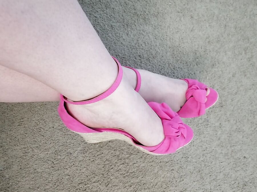 Feet, Legs, Heels & Boots of the Sweet Sexy Housewife