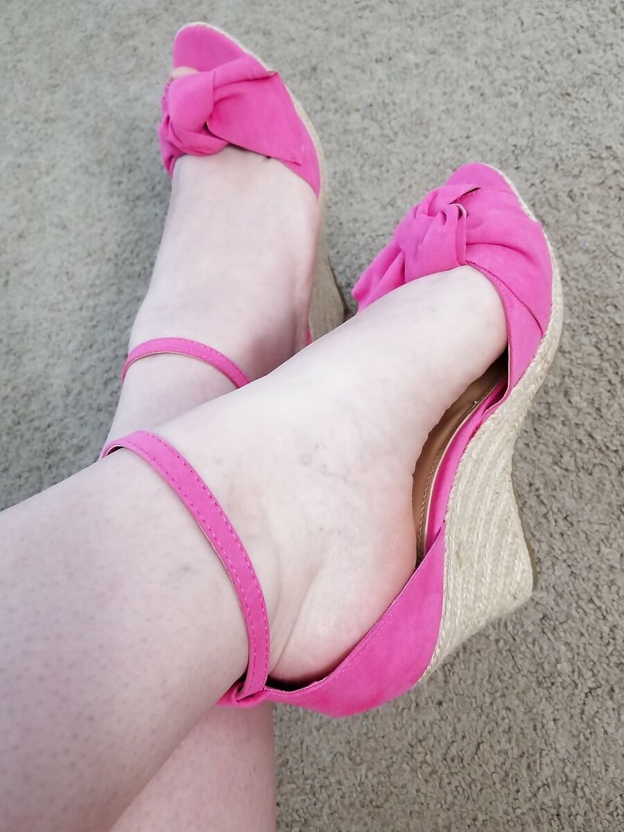Feet, Legs, Heels & Boots of the Sweet Sexy Housewife