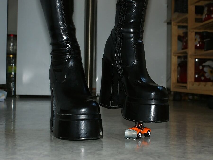 Boot Object Crushing