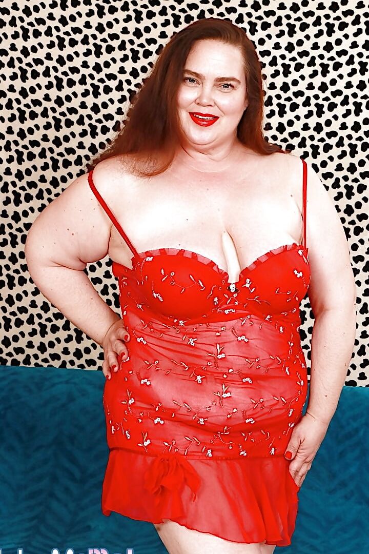 Horny BBW Darling Geisha rides a stiff cock