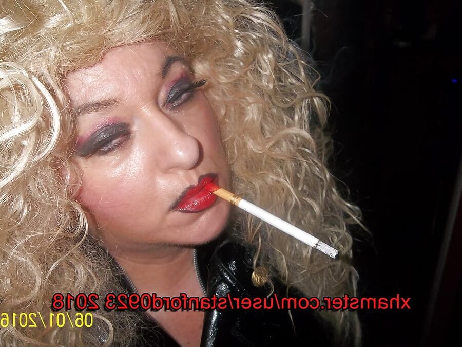 SLIT I LOVE SMOKING