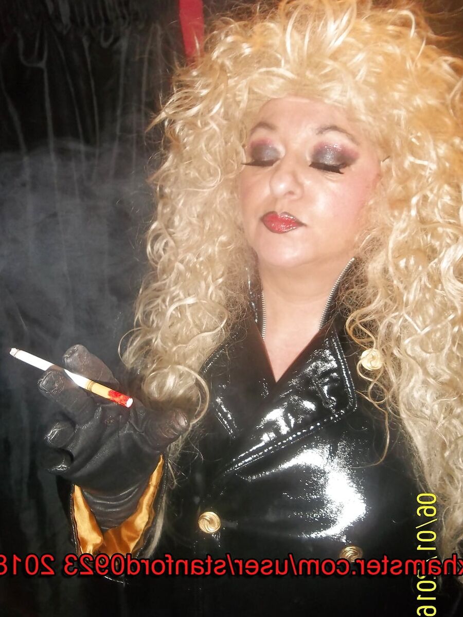 SLIT I LOVE SMOKING