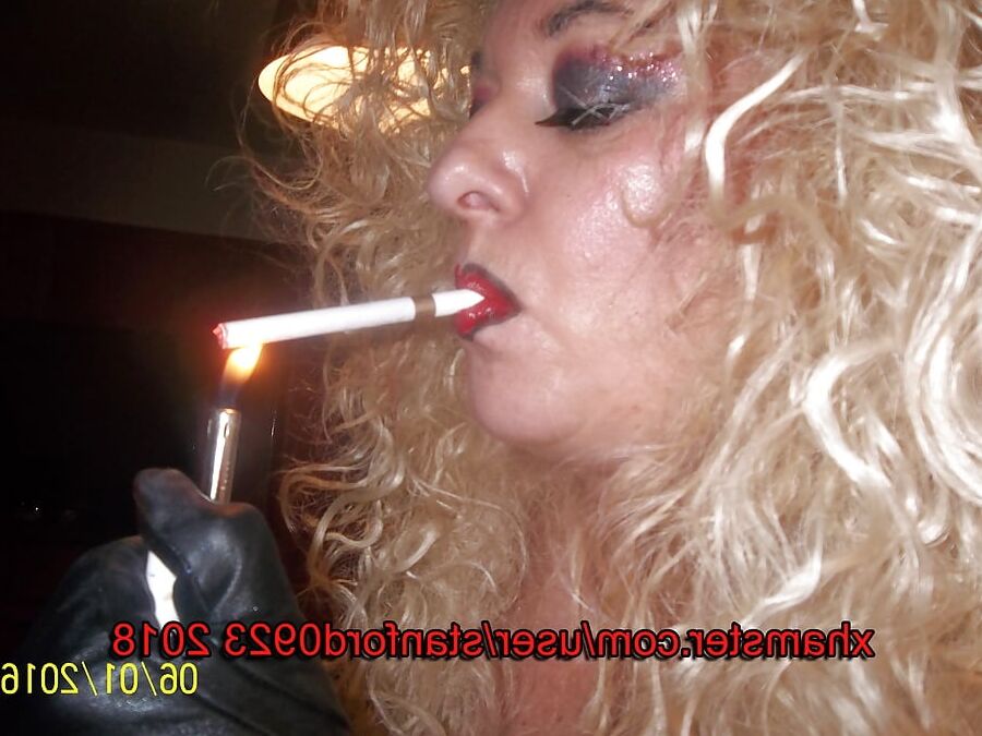 SLIT I LOVE SMOKING