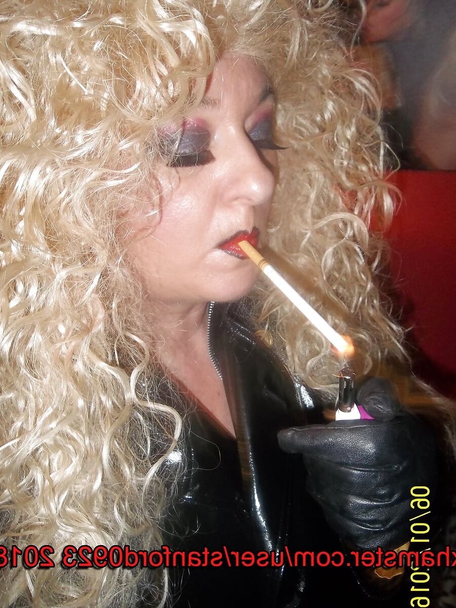 SLIT I LOVE SMOKING