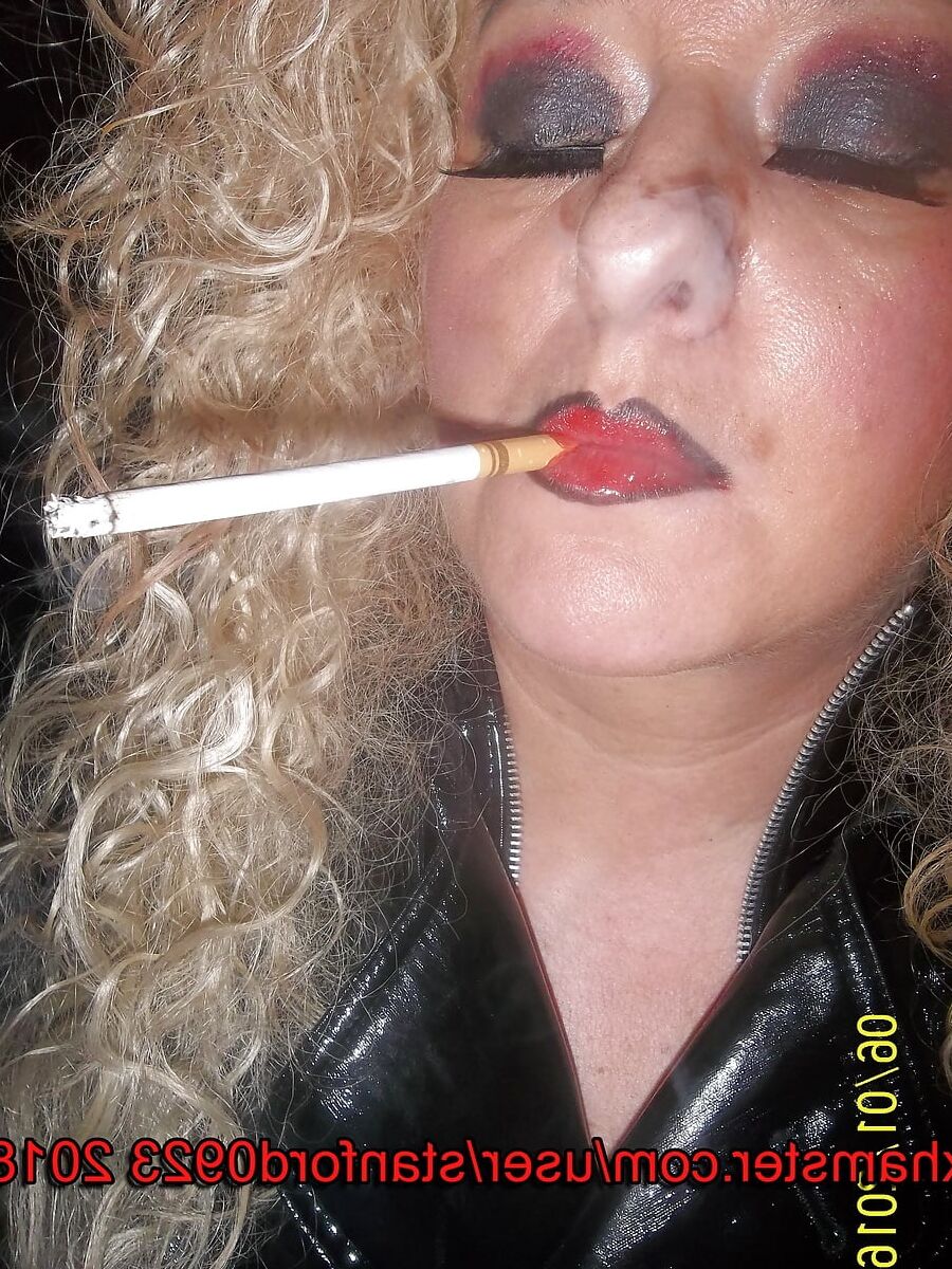 SLIT I LOVE SMOKING