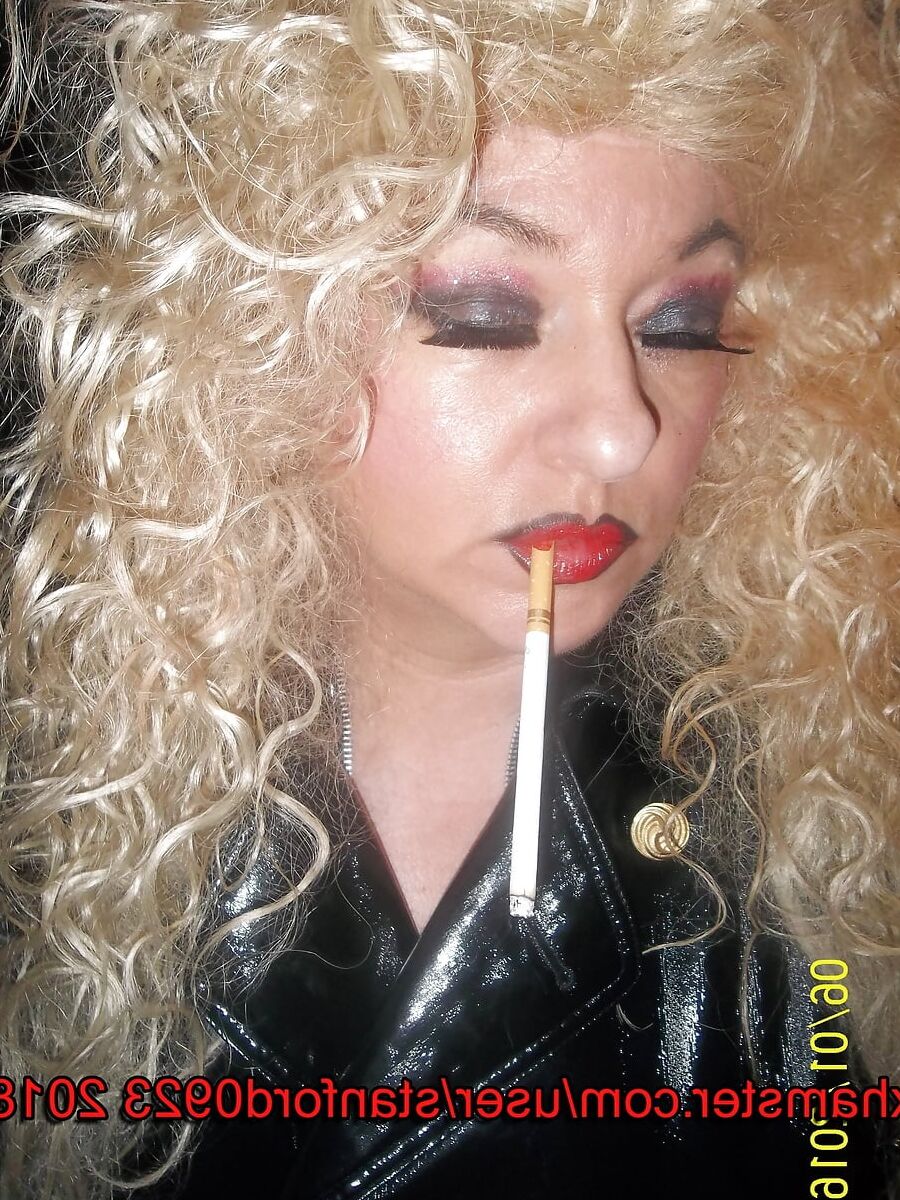 SLIT I LOVE SMOKING