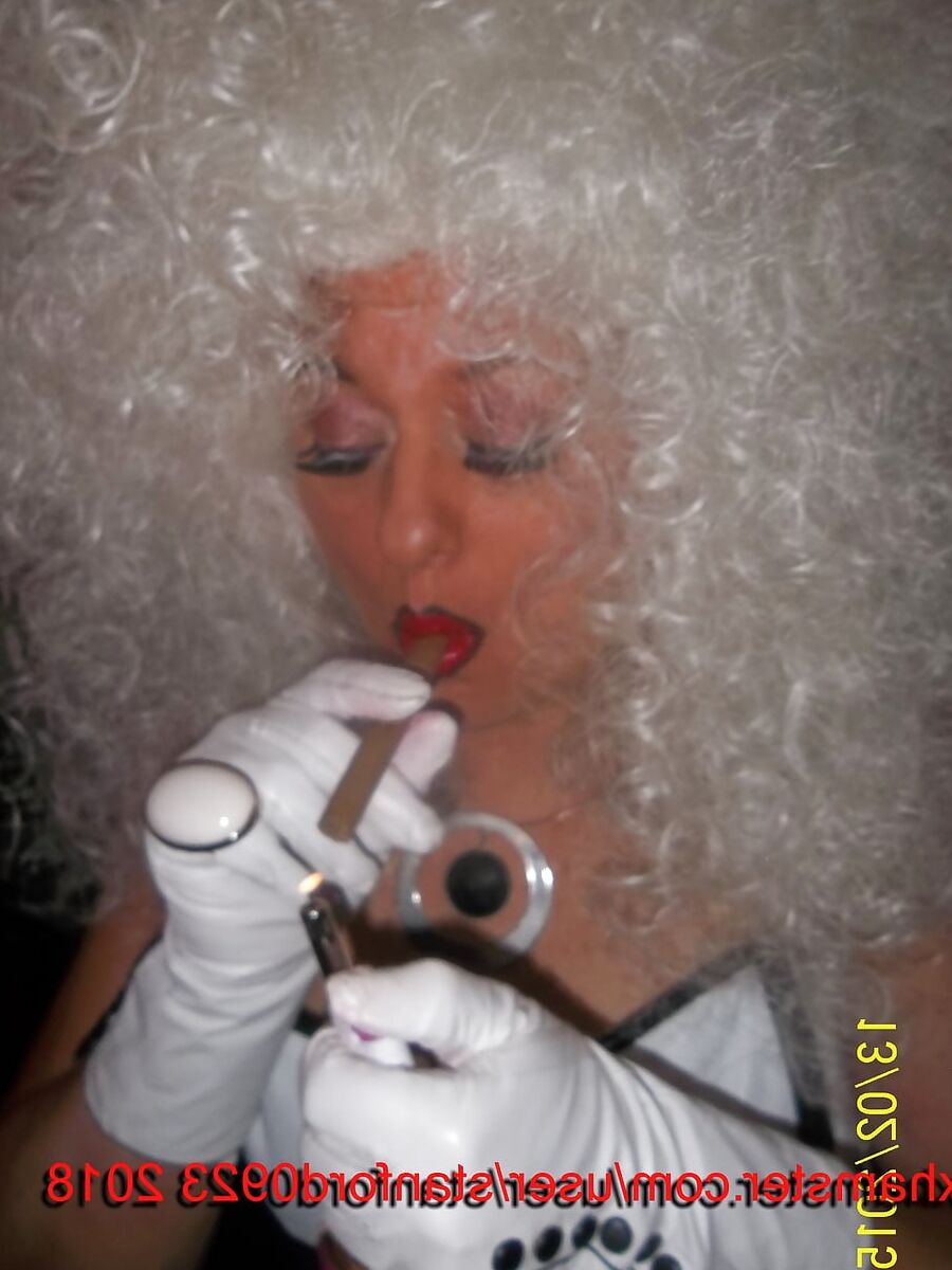 SLUT SMOKING CIGARS