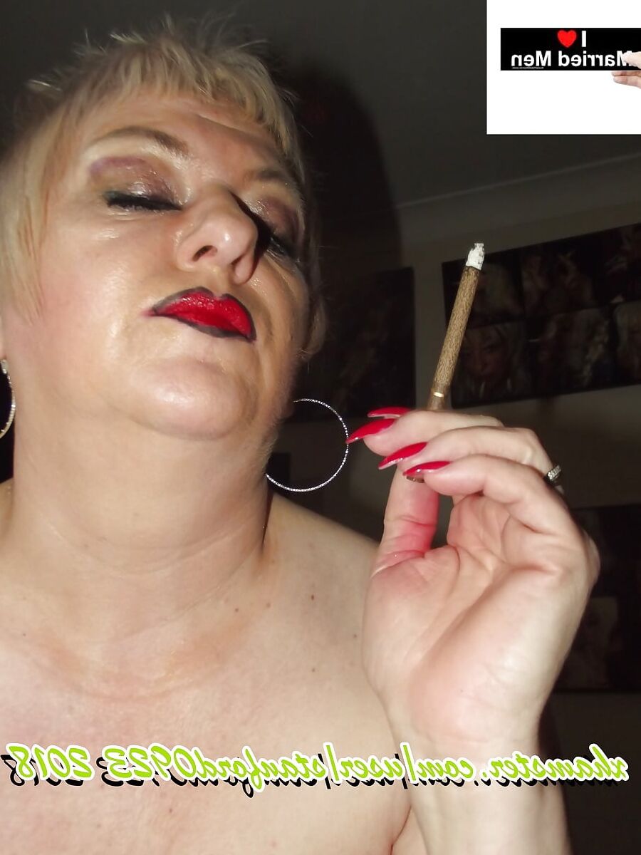 SLUT WHO LOVES MARRIED MEN