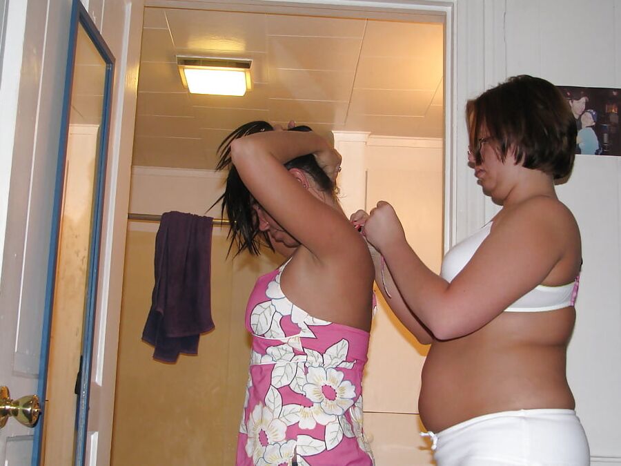 Jessica and Charity hangout at home