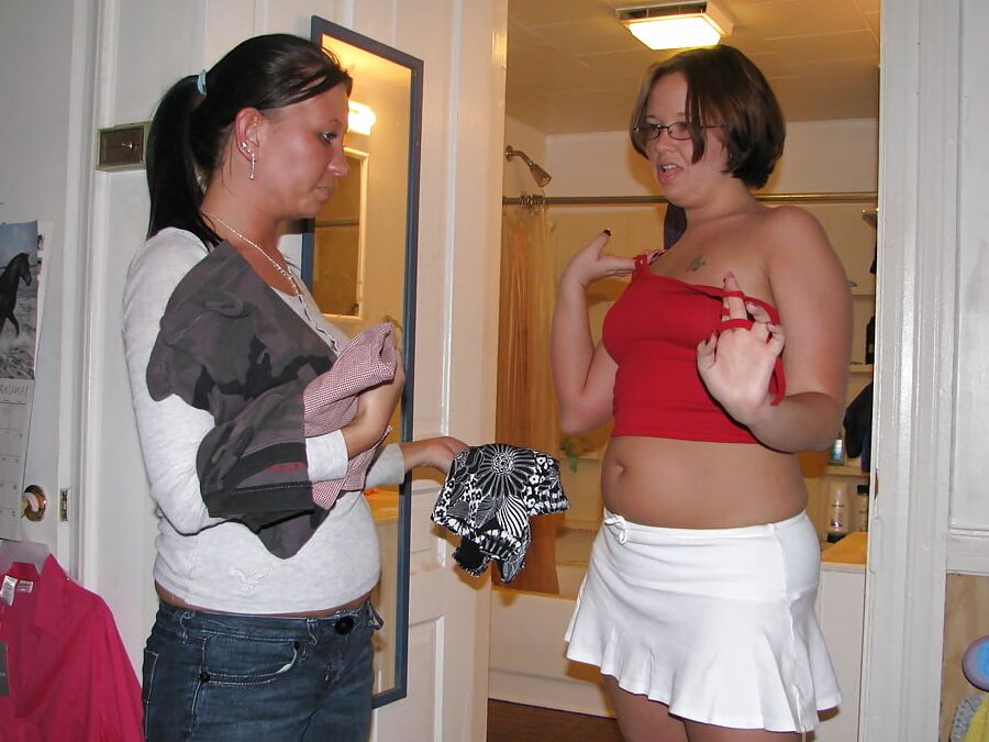 Jessica and Charity hangout at home