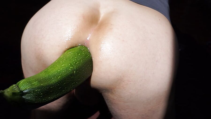 My asshole fucked by giant zuchini biiig gape