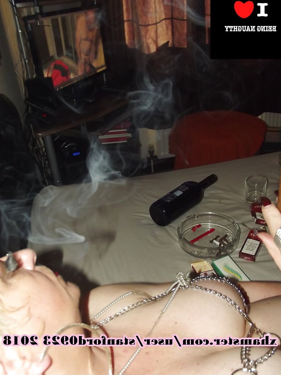 SLUT WATCHING PORN