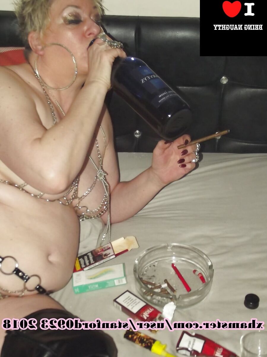 SLUT WATCHING PORN