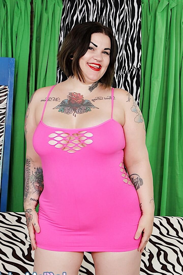 Sexy BBW Nova Jade takes two dicks
