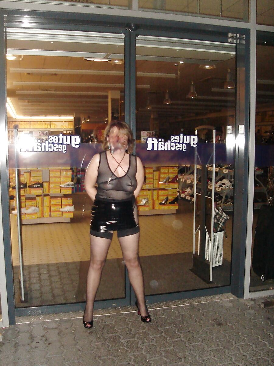8 Outdoor Milf
