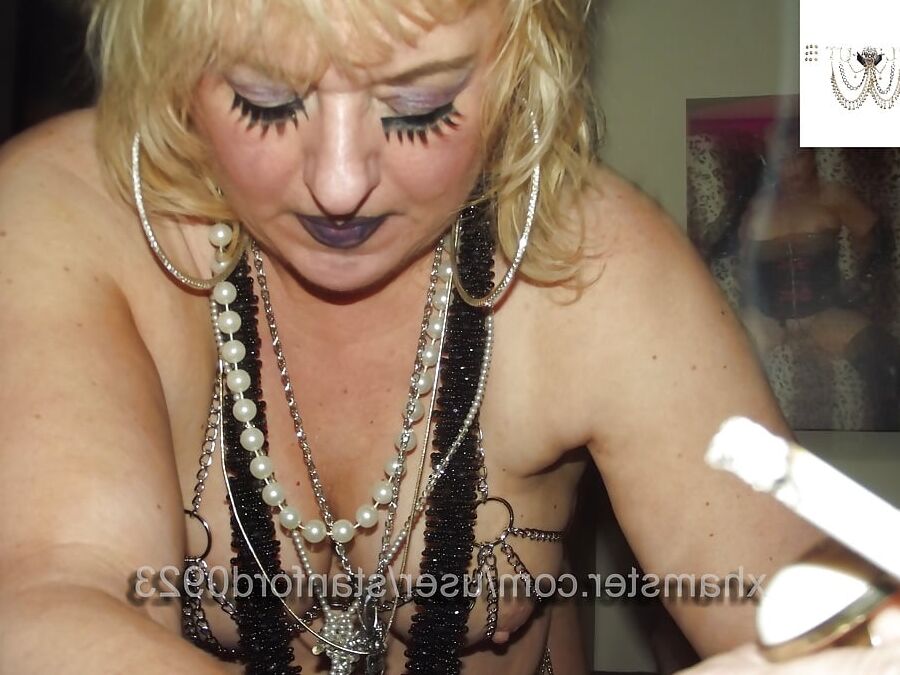 SLUTS CHAINS