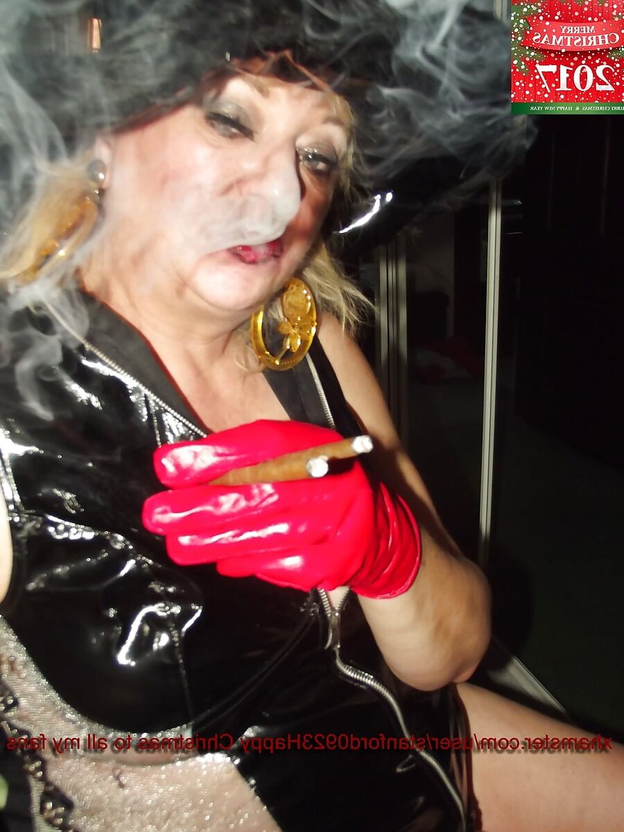 XMAS HIGH CLASS SLUT