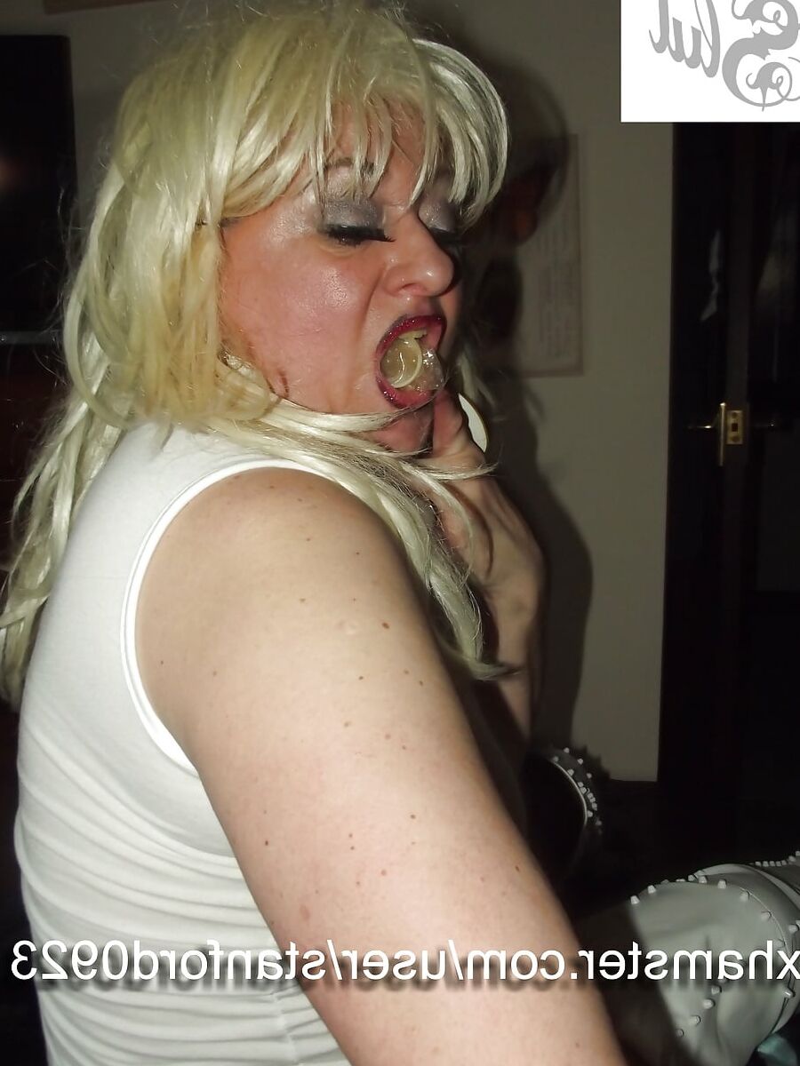 WHITE SLUT