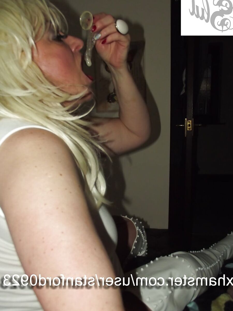WHITE SLUT