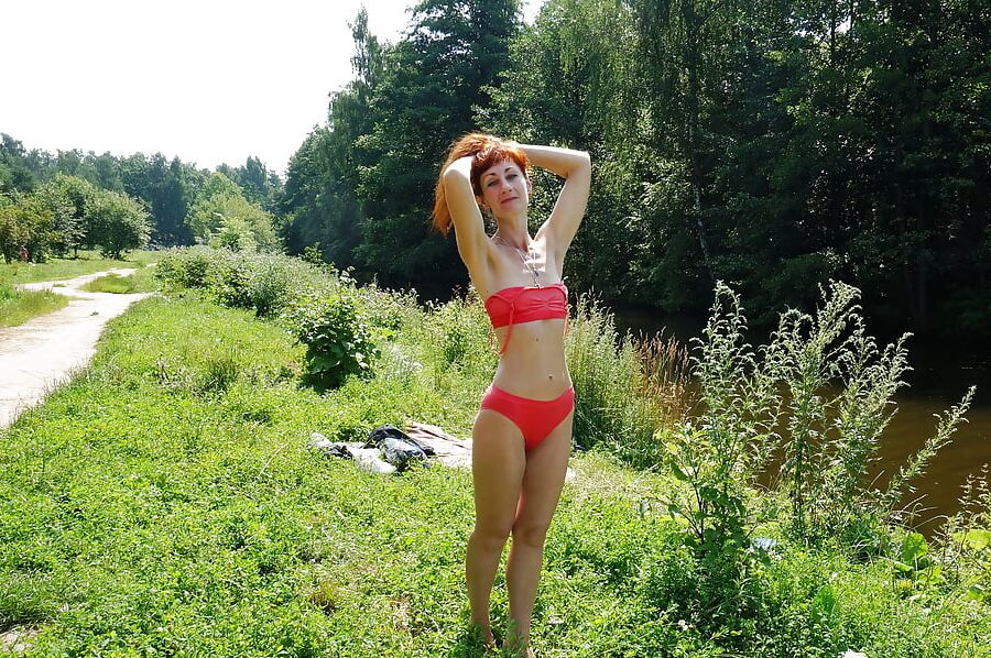 Red bikini no 3