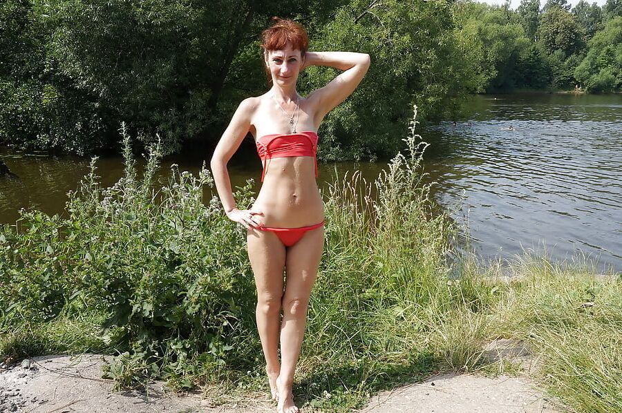 Red bikini no 3