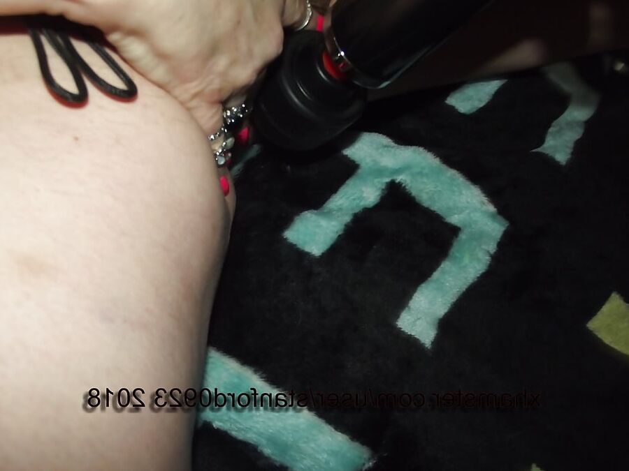 SLUT WIFE PLAYING