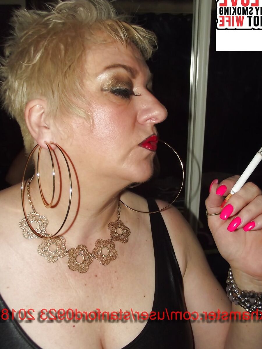 SLUT SUNDAY SMOKING