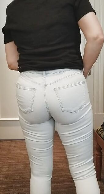 62 yr old MarieRocks rocks jeans