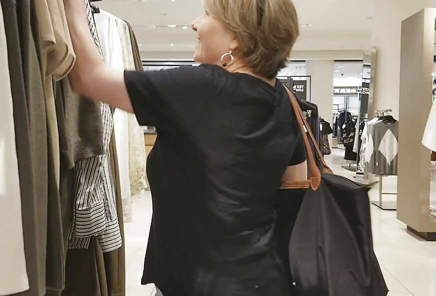 62 yr old MarieRocks rocks jeans