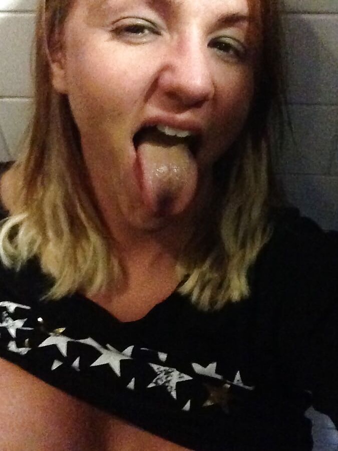 Getting tits out for you all to enjoy tabbyanne 2014